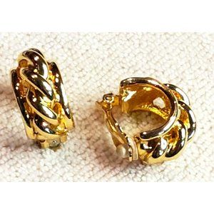 Vintage Signed Joan Rivers Gold Tone Rope Clip On Hoop Earrings